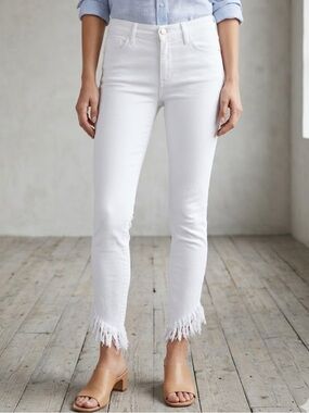 Frame Denim White Skinny Jeans with Frayed Ankles